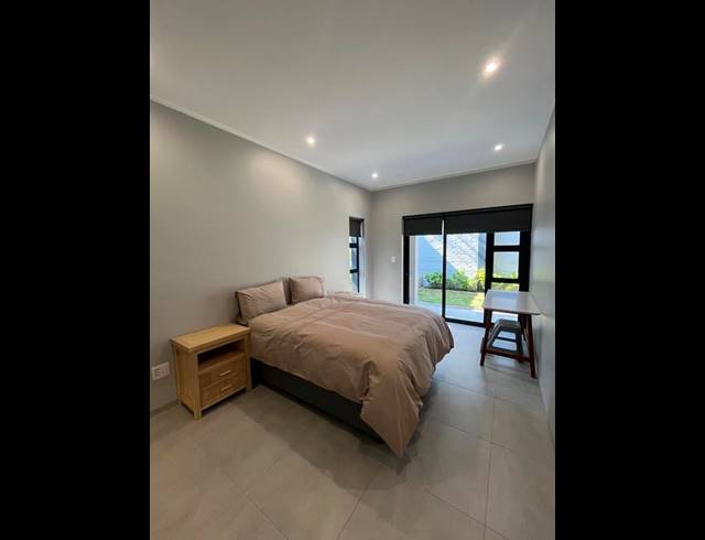 2 BEDROOM APARTMENT FOR SALE IN MENLO PARK